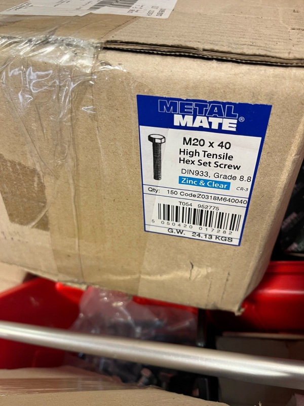 Metal Mate 1 x Box of hexagonal set of metric nuts and bolts